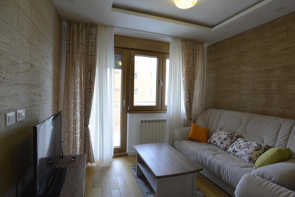 Vesna Apartment Belgrado Buitenkant foto
